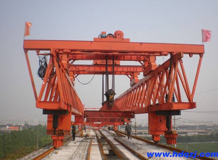 架橋機(jī)過(guò)孔架梁施工對(duì)環(huán)境的影響及相應(yīng)的環(huán)保措施是什么？